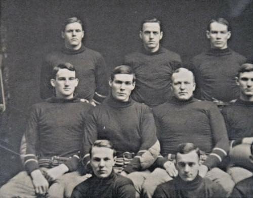 1906 Cornell Futbol Takımı 10x13. 5 İmzalı Orig Fotoğrafı 1907 Yıllığında Yayınlandı - İmzalı Kolej Fotoğrafları